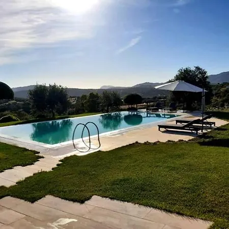 Villa Alba Esclusiva Con Piscina A Sfioro E Vista Mozzafiato Sul Mare Cugnana