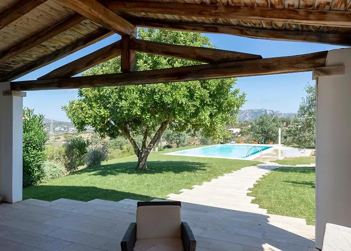 Villa Alba Esclusiva Con Piscina A Sfioro E Vista Mozzafiato Sul Mare Cugnana