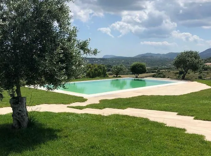 Alba Esclusiva Con Piscina A Sfioro E Vista Mozzafiato Sul Mare